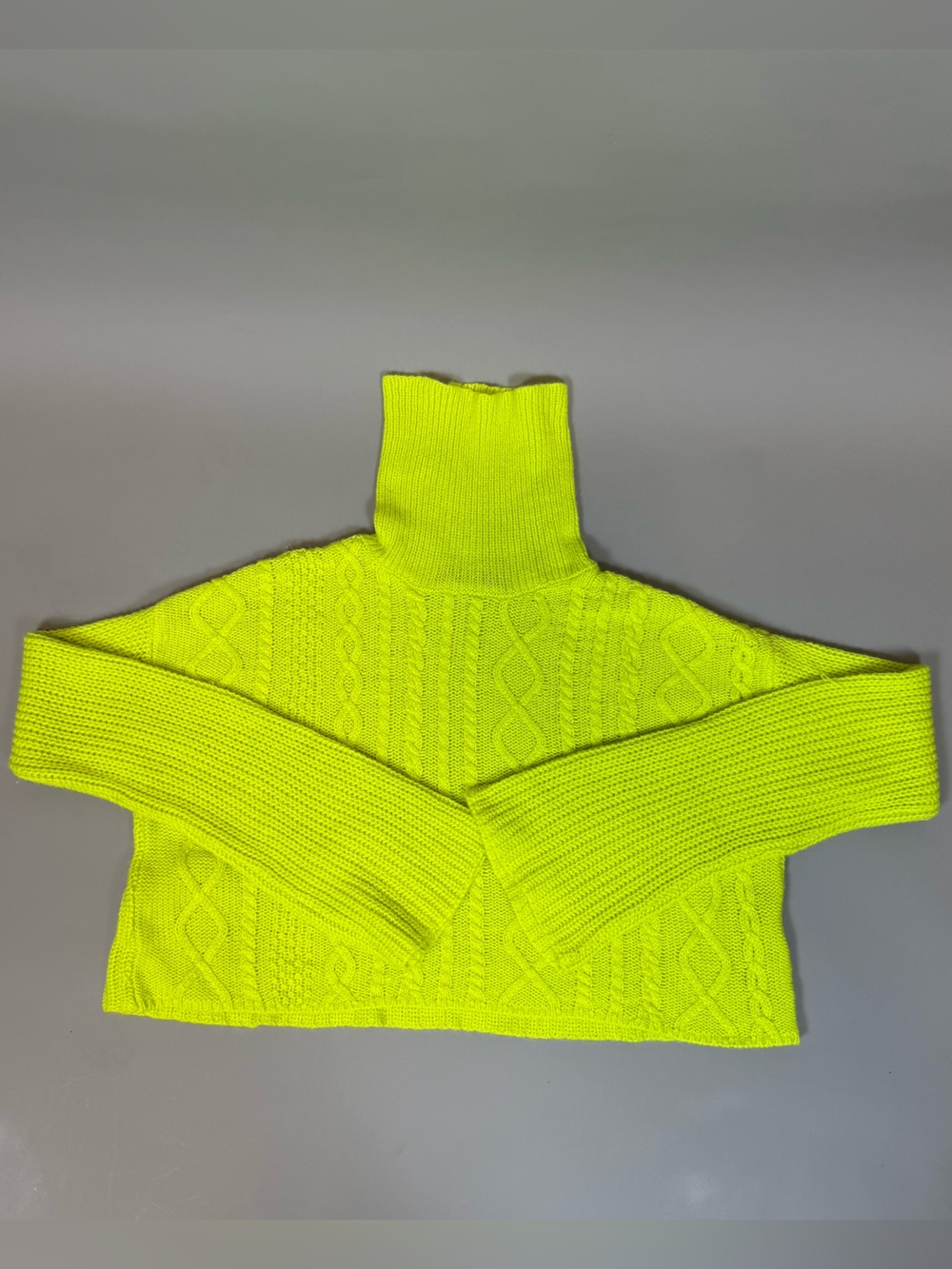 Almost Famous Women’s Neon Yellow Cable Knit Turtleneck Sweater Size Small S